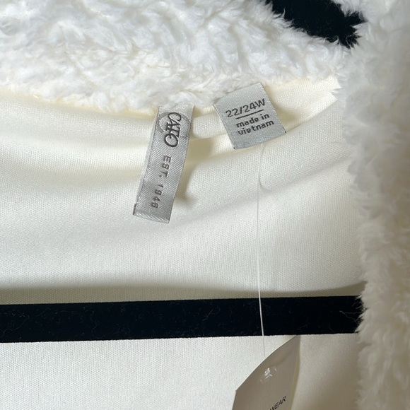 Cato Ivory Faux Fur Vest NWT Size 22 24W - Picture 3 of 8